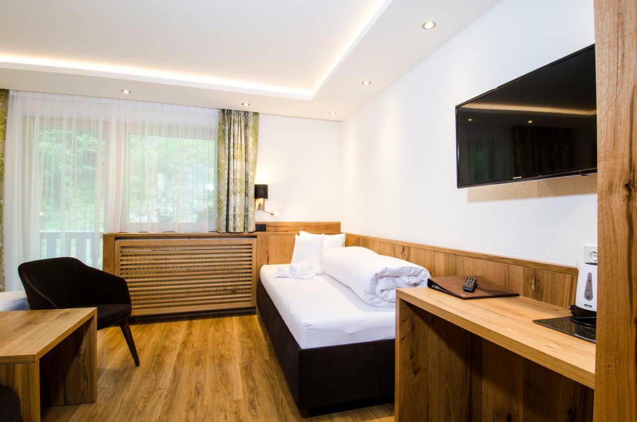 Hotel Garni Siegele - Inklusive Silvretta-Card Premium Ischgl Exterior photo