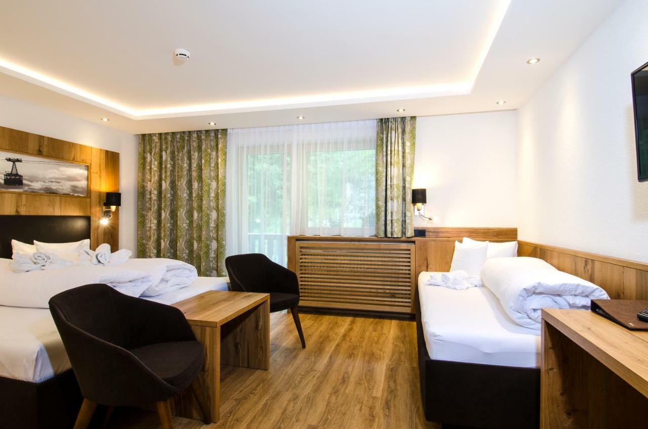 Hotel Garni Siegele - Inklusive Silvretta-Card Premium Ischgl Exterior photo